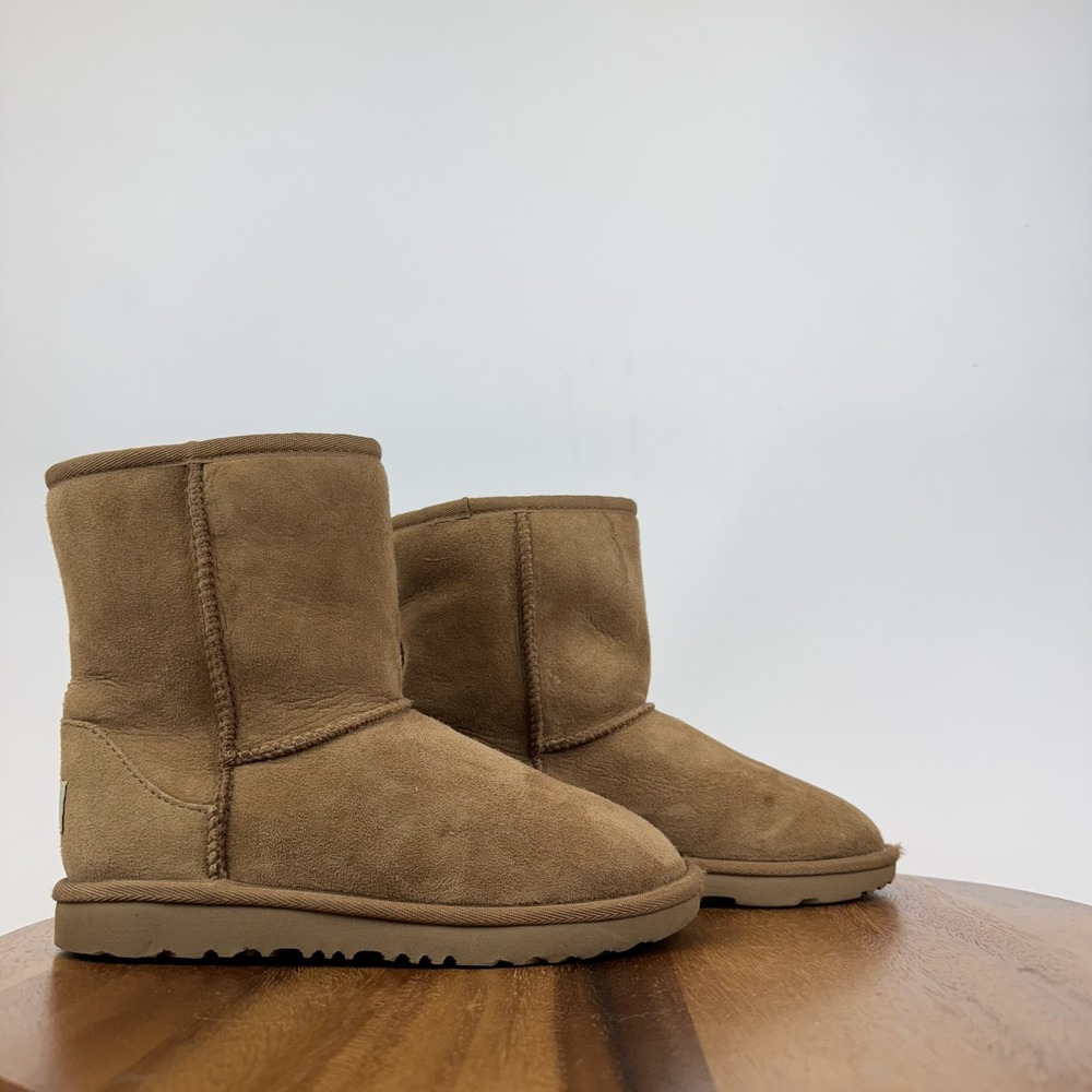 Big‎ Kids Ugg Classic Short II Chestnut Shearling Lined Comfort Boots Size 2 Y